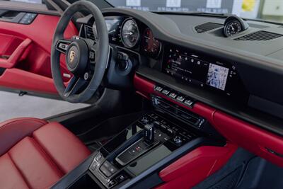 2024 Porsche 911 Carrera GTS   - Photo 40 - Costa Mesa, CA 92626