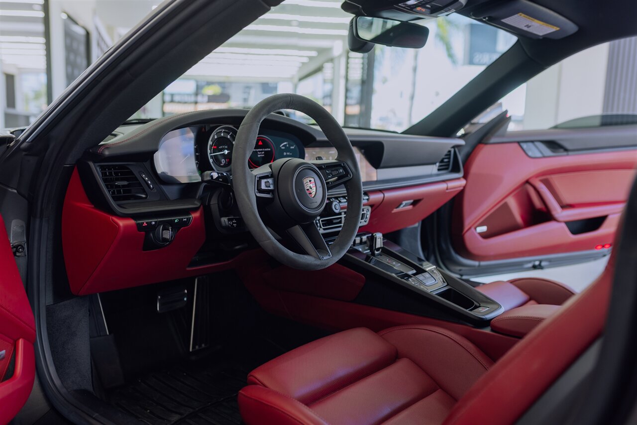 2024 Porsche 911 GTS - Photo 47