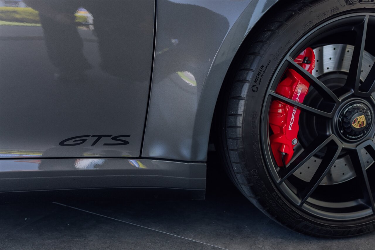 2024 Porsche 911 GTS - Photo 35