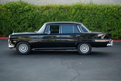 1968 Mercedes-Benz 230   - Photo 9 - Costa Mesa, CA 92626