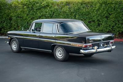 1968 Mercedes-Benz 230   - Photo 12 - Costa Mesa, CA 92626