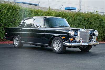 1968 Mercedes-Benz 230   - Photo 5 - Costa Mesa, CA 92626