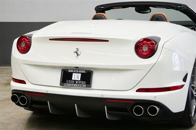 2015 Ferrari California T   - Photo 35 - Costa Mesa, CA 92626
