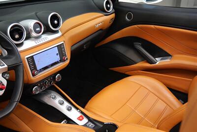 2015 Ferrari California T   - Photo 25 - Costa Mesa, CA 92626