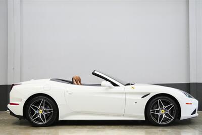 2015 Ferrari California T   - Photo 5 - Costa Mesa, CA 92626