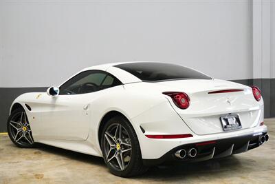 2015 Ferrari California T   - Photo 41 - Costa Mesa, CA 92626