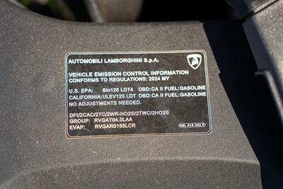 2024 Lamborghini Urus Performante   - Photo 94 - Costa Mesa, CA 92626