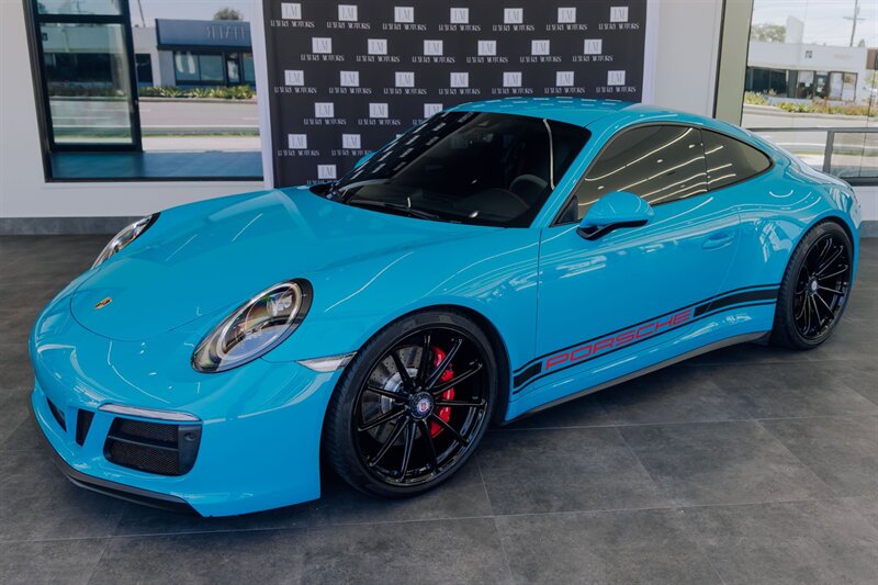 2019 Porsche 911 Carrera GTS  