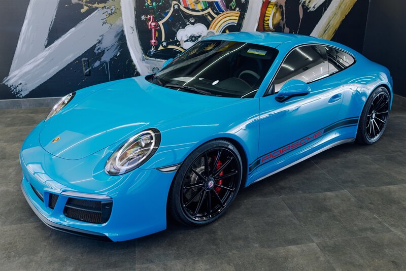 2019 Porsche 911 Carrera GTS  