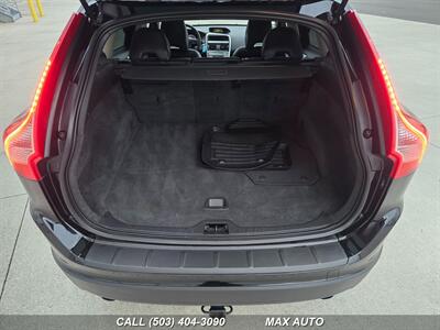 2010 Volvo XC60 3.2   - Photo 17 - Portland, OR 97211