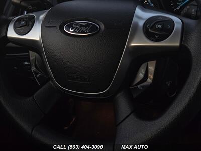 2013 Ford Focus SE   - Photo 26 - Portland, OR 97211