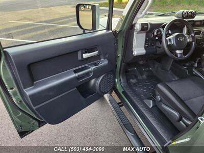 2012 Toyota FJ Cruiser   - Photo 10 - Portland, OR 97211