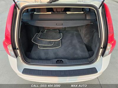 2011 Volvo V50 T5 R-Design   - Photo 16 - Portland, OR 97211