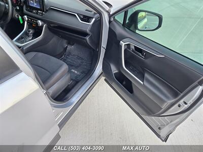 2019 Toyota RAV4 LE   - Photo 19 - Portland, OR 97211