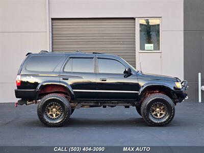 2002 Toyota 4Runner SR5   - Photo 9 - Portland, OR 97211