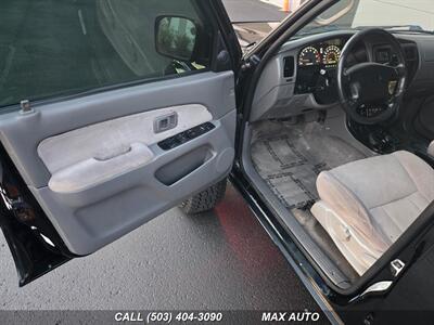 2002 Toyota 4Runner SR5   - Photo 10 - Portland, OR 97211