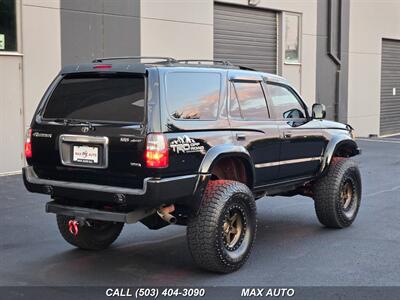 2002 Toyota 4Runner SR5   - Photo 8 - Portland, OR 97211