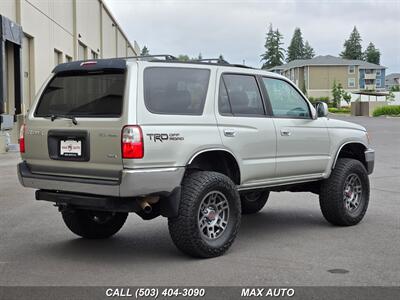 2001 Toyota 4Runner SR5   - Photo 8 - Portland, OR 97211