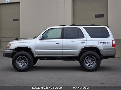 2001 Toyota 4Runner SR5   - Photo 5 - Portland, OR 97211