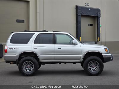 2001 Toyota 4Runner SR5   - Photo 9 - Portland, OR 97211