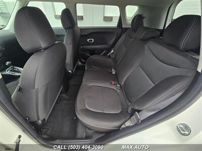 2017 Kia Soul   - Photo 17 - Portland, OR 97211