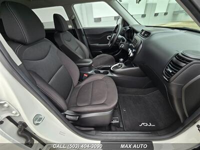 2017 Kia Soul   - Photo 22 - Portland, OR 97211