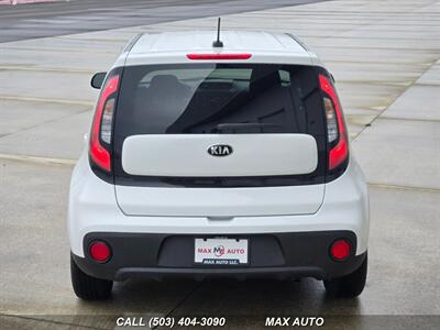 2017 Kia Soul   - Photo 7 - Portland, OR 97211