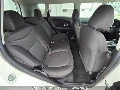 2017 Kia Soul   - Photo 20 - Portland, OR 97211