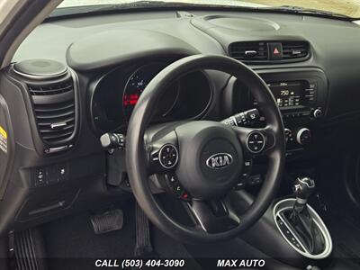 2017 Kia Soul   - Photo 14 - Portland, OR 97211