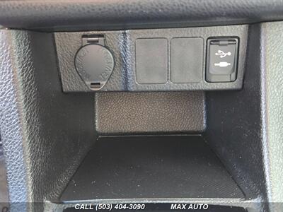 2018 Toyota Corolla LE   - Photo 27 - Portland, OR 97211