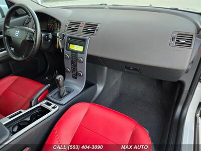 2009 Volvo C30 T5   - Photo 2 - Portland, OR 97211