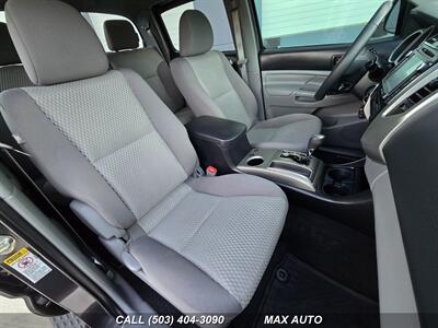 2015 Toyota Tacoma V6   - Photo 13 - Portland, OR 97211