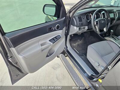 2015 Toyota Tacoma V6   - Photo 16 - Portland, OR 97211