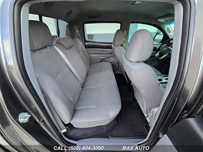 2015 Toyota Tacoma V6   - Photo 10 - Portland, OR 97211