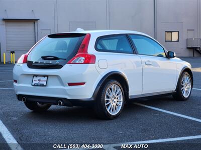 2011 Volvo C30 T5   - Photo 8 - Portland, OR 97211