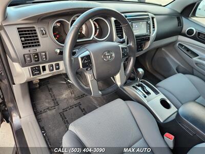 2015 Toyota Tacoma V6   - Photo 14 - Portland, OR 97211