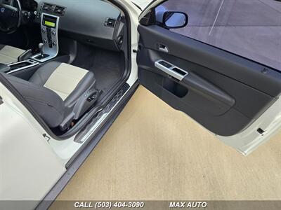 2011 Volvo C30 T5   - Photo 17 - Portland, OR 97211