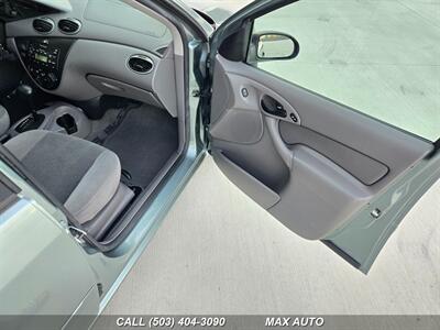 2003 Ford Focus SE Comfort   - Photo 18 - Portland, OR 97211