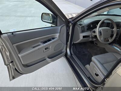 2006 Jeep Grand Cherokee Laredo Laredo 4dr SUV   - Photo 10 - Portland, OR 97211