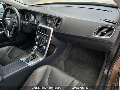 2016 Volvo V60 Cross Country T5   - Photo 2 - Portland, OR 97211