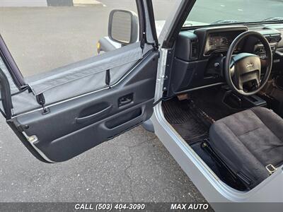 2005 Jeep Wrangler X 2dr X   - Photo 10 - Portland, OR 97211