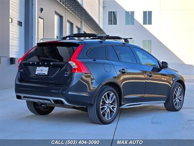 2015 Volvo V60 Cross Country T5   - Photo 8 - Portland, OR 97211