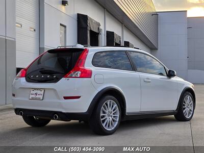 2011 Volvo C30 T5   - Photo 8 - Portland, OR 97211