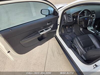 2011 Volvo C30 T5   - Photo 10 - Portland, OR 97211