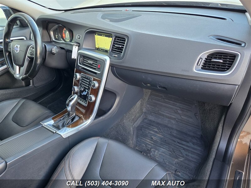2015 Volvo V60 Cross Country AWD T5 Platinum  