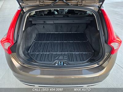 2015 Volvo V60 Cross Country AWD T5 Platinum   - Photo 16 - Portland, OR 97211