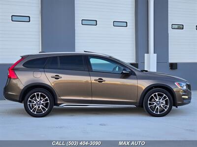 2015 Volvo V60 Cross Country AWD T5 Platinum   - Photo 9 - Portland, OR 97211