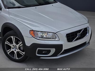 2013 Volvo XC70 T6   - Photo 2 - Portland, OR 97211