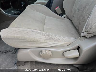 2001 Toyota 4Runner SR5   - Photo 13 - Portland, OR 97211