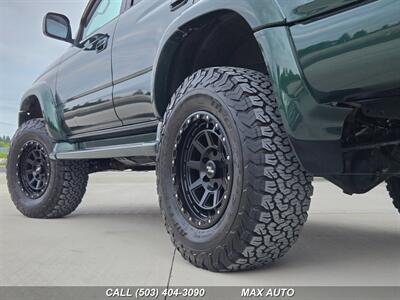 2001 Toyota 4Runner SR5   - Photo 33 - Portland, OR 97211